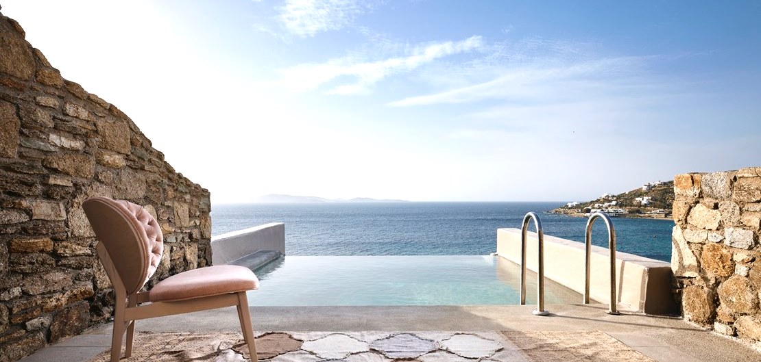 EXECUTIVE SUITE MIT MEERBLICK UND PRIVATEM INFINITY POOL